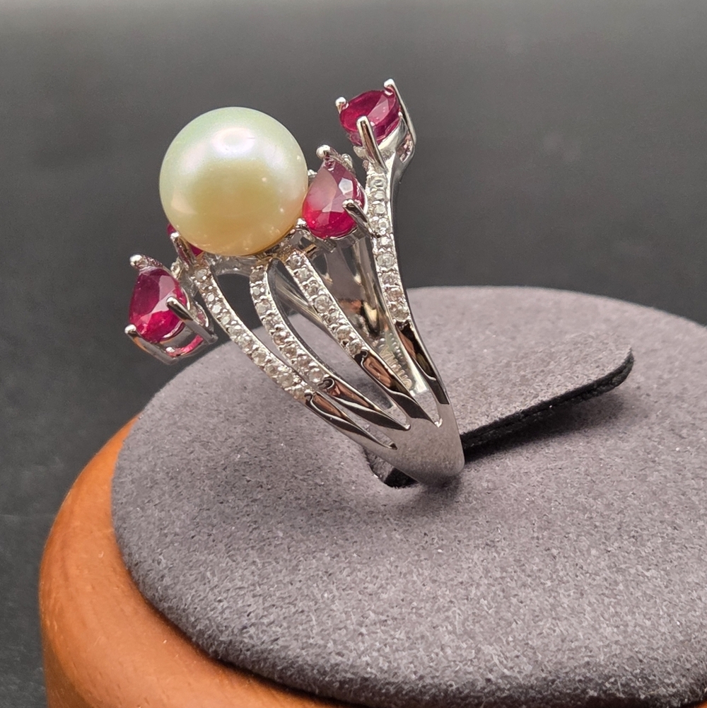 Sterling Silver Ruby & Pearl ring. Size 9 - Picture 2 of 6